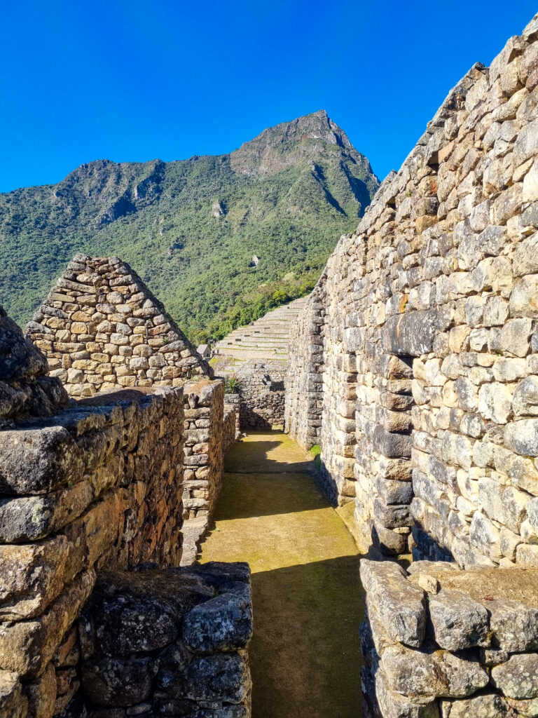 O complexo de Machu Picchu tem uma lotação diária de 2500 pessoas