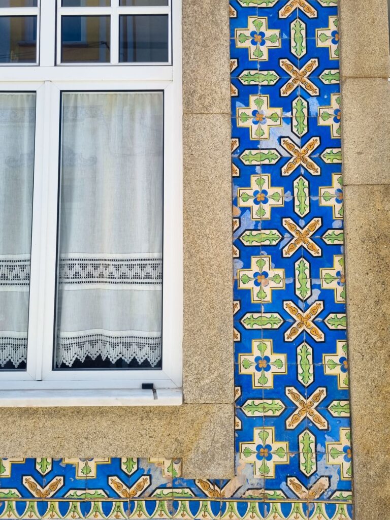 Os azulejos das casas do Bairro Beira Mar são fabulosos